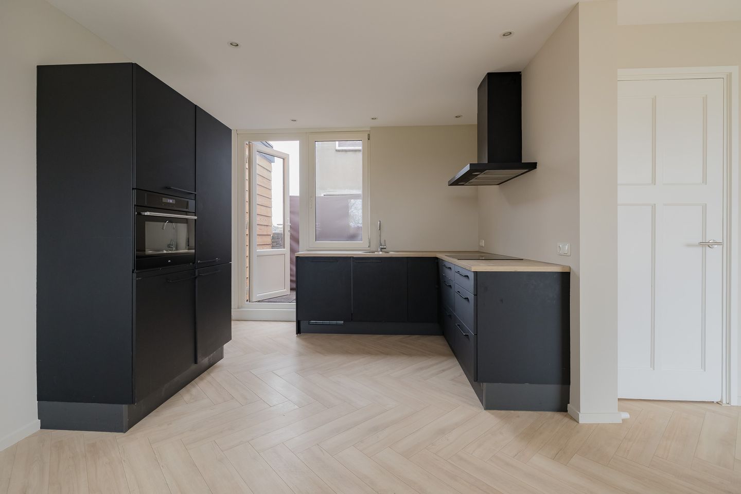 Photo 4 of Lindenstraat 1-A