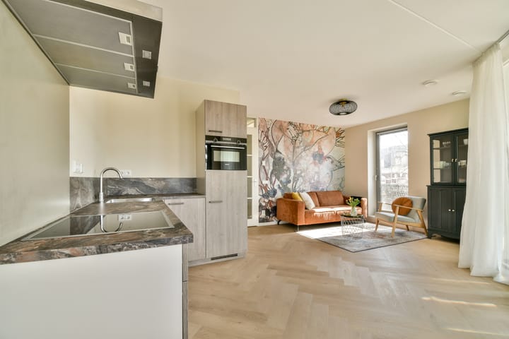 Foto 8 van Roentgenstraat 119