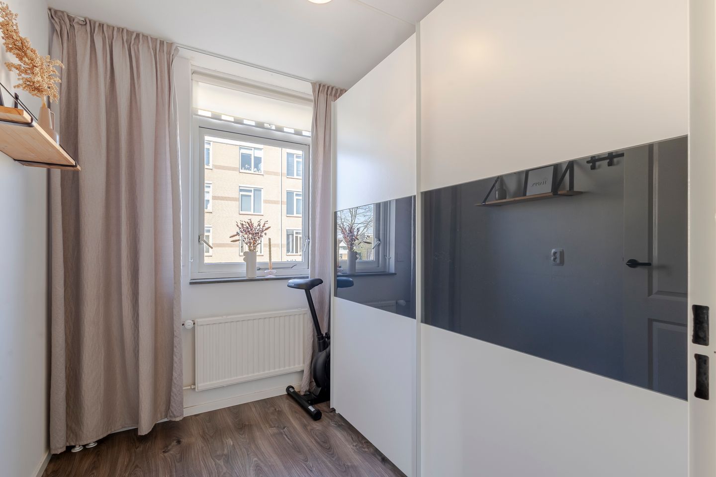 Foto 25 van Van Leijdenstraat 38