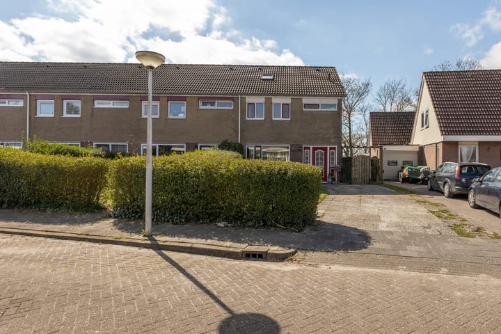 Foto 23 van Poaitrije 17