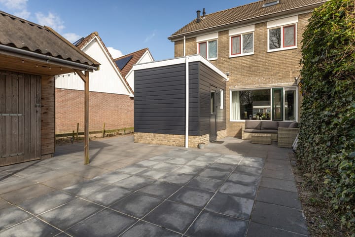 Foto 25 van Poaitrije 17