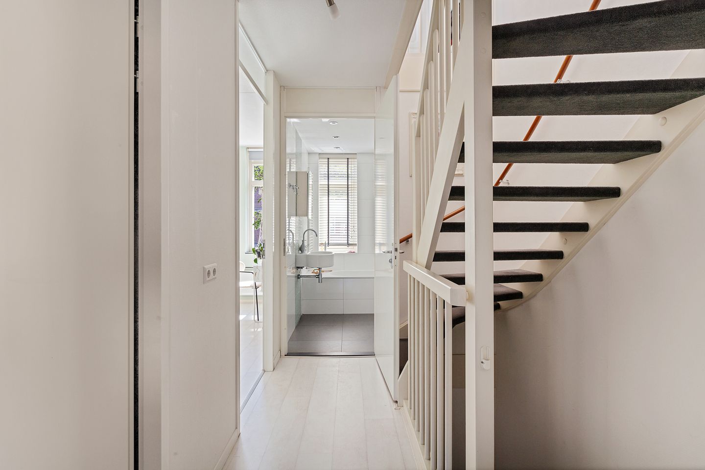 Foto 19 van Albert van Schoonhovenlaan 35