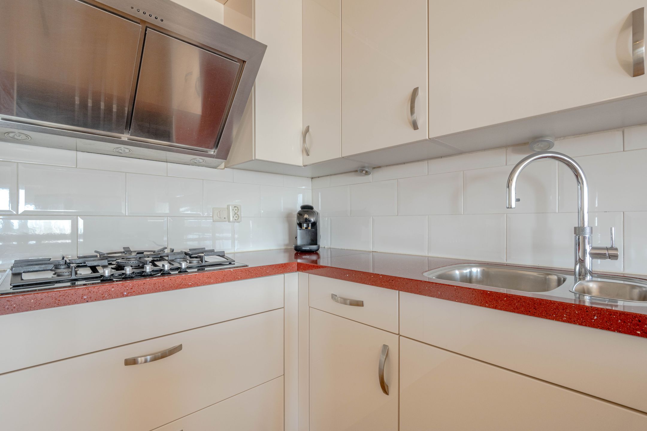 Photo 15 of Strevelsweg 998