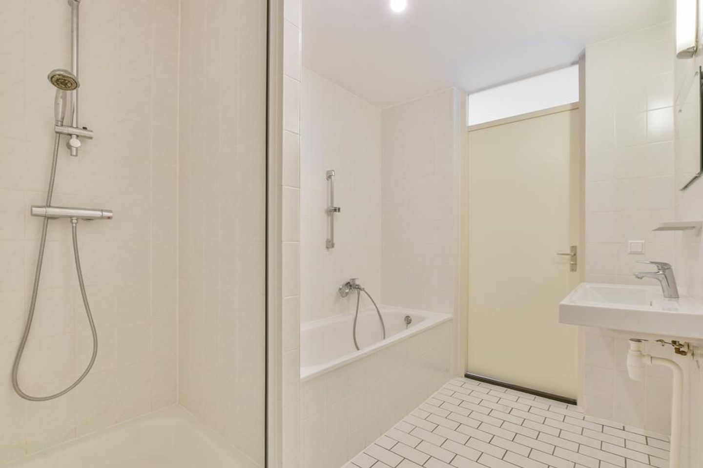 Photo 14 of Hermelijnvlinder 9