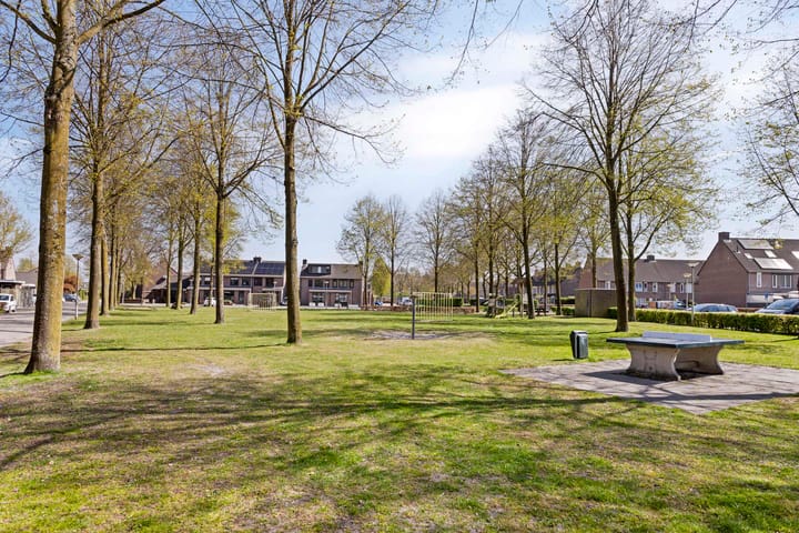 Foto 42 van Nevenakker 35