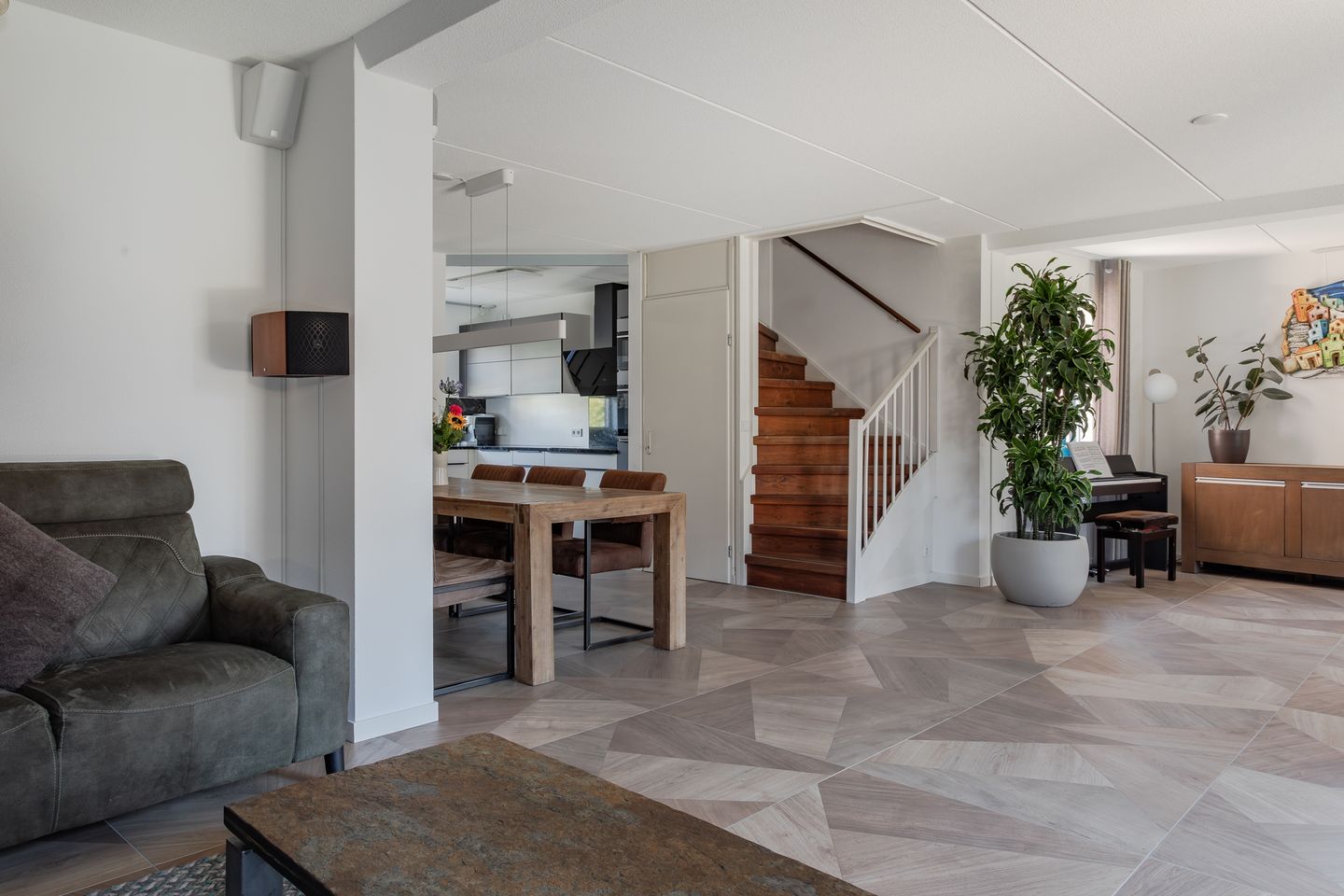 Foto 5 van Robert Stolzhof 106