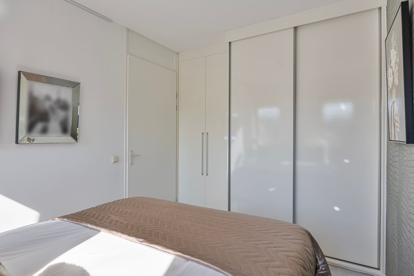 Foto 20 van Leilat 77