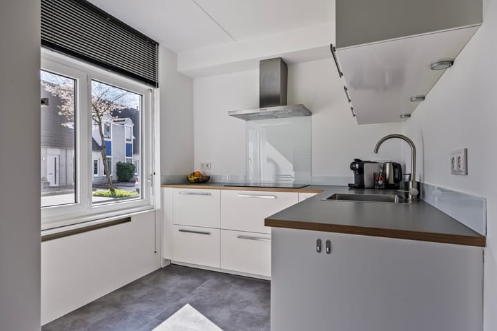 Foto 3 van Aarnout Drostdreef 1