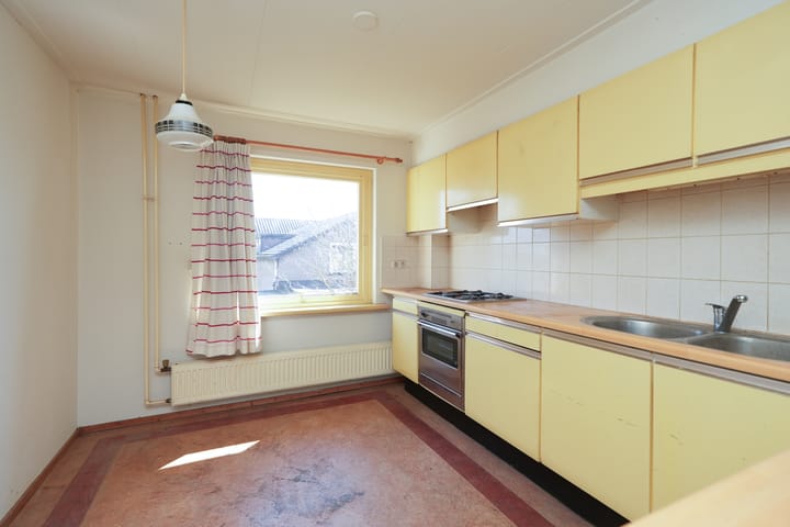 Photo 10 of Prins Bernhardstraat 6-A