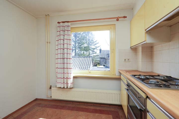 Photo 13 of Prins Bernhardstraat 6-A