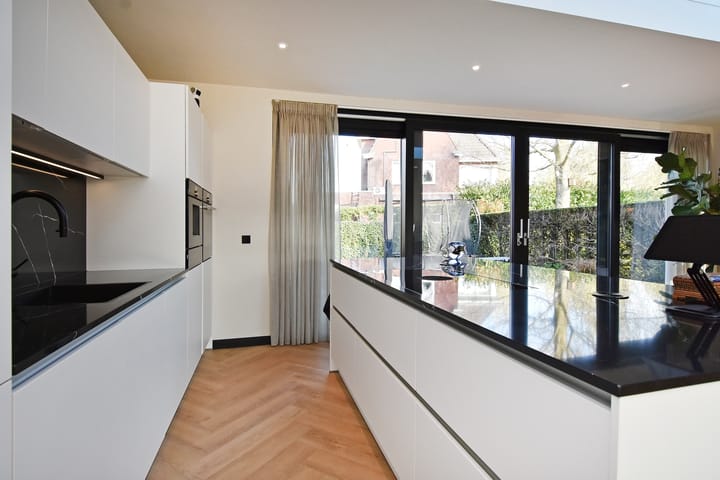 Foto 13 van Westersingel 103