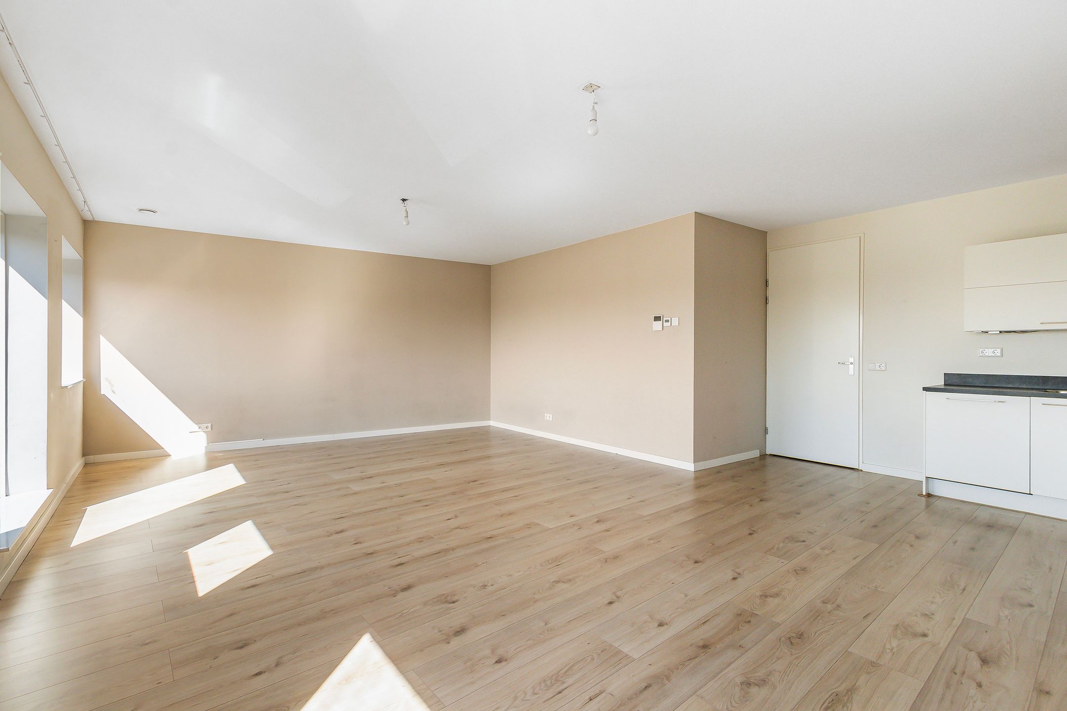 Foto 15 van Korte Parallelweg 29