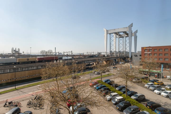 Foto 18 van Korte Parallelweg 29