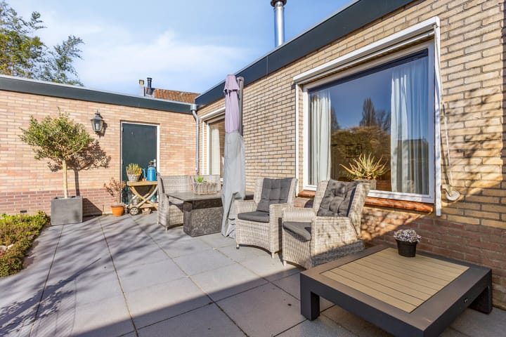 Photo 42 of Overstraat 40