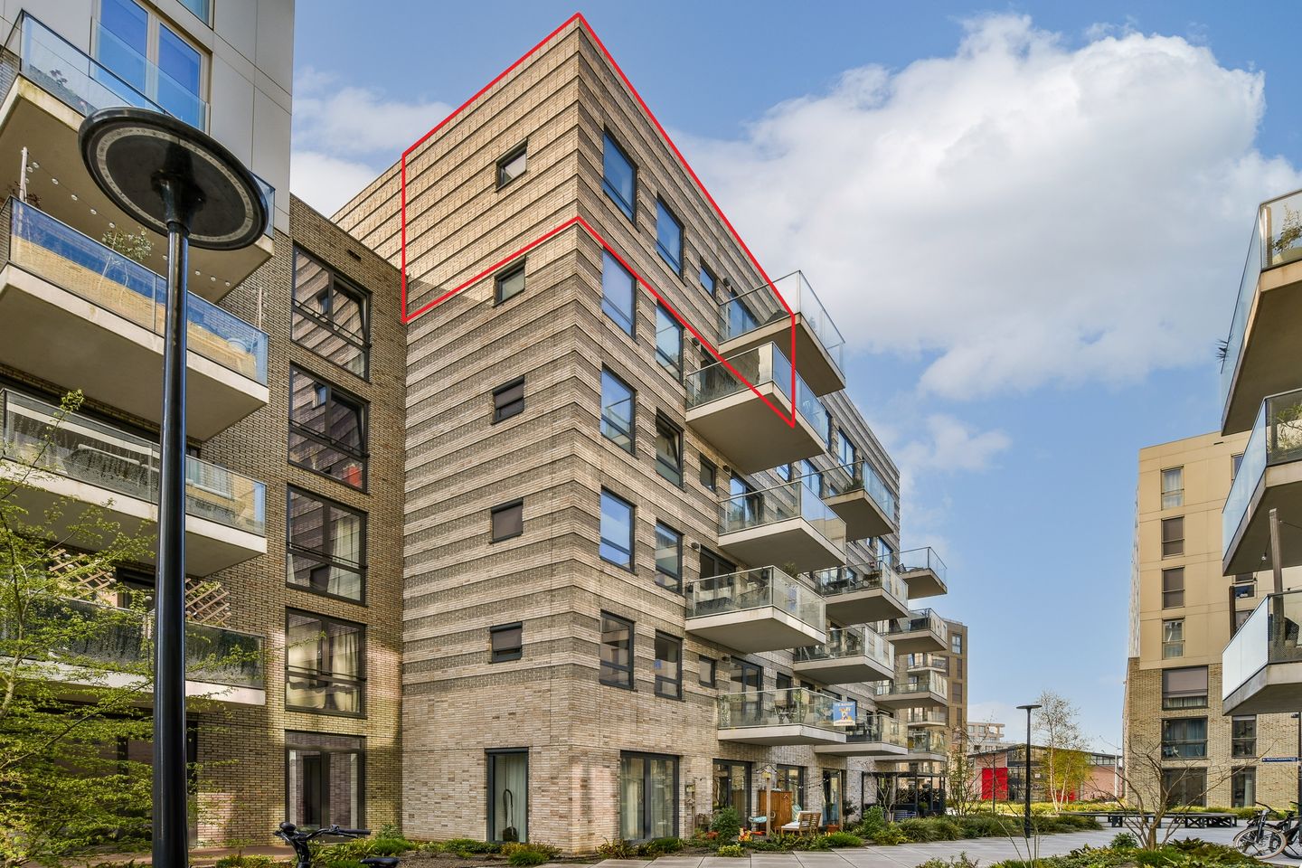 Foto 1 van Vluchtladderstraat 49