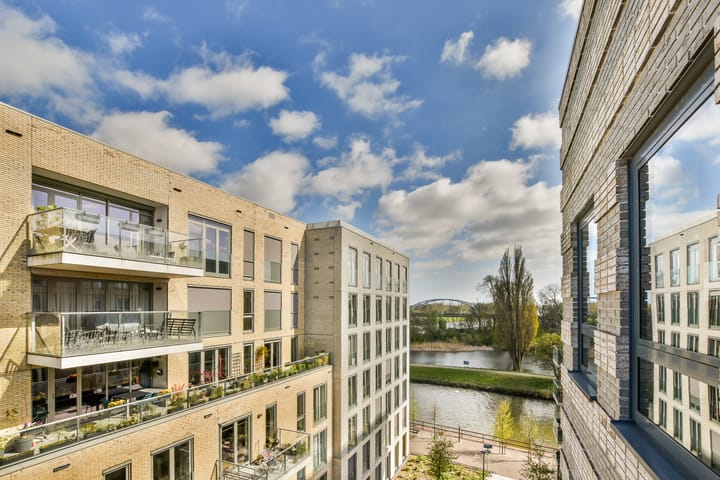 Foto 10 van Vluchtladderstraat 49