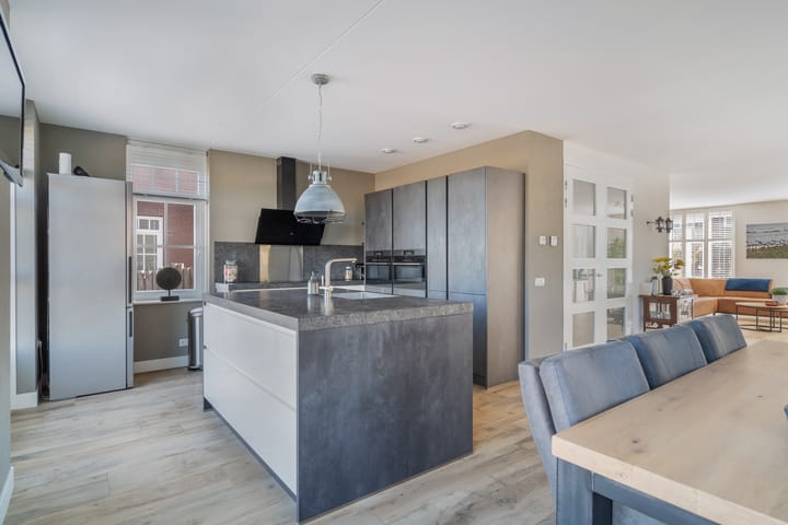 Photo 3 of Marmerschelp 63