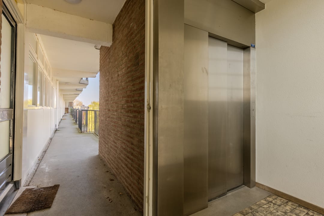 Photo 28 of Oldenzaalsestraat 109-402