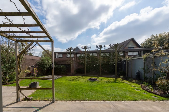 Foto 41 van Burgemeester Panislaan 17-B