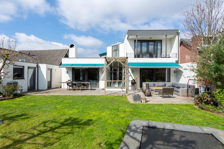 Foto 44 van Burgemeester Panislaan 17-B