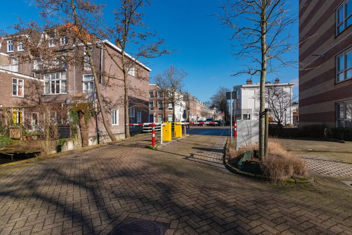 Photo 2 of Borneostraat 78