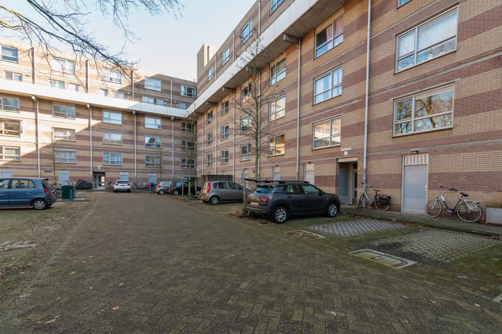 Photo 5 of Borneostraat 78