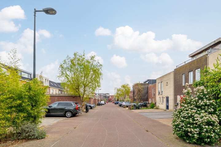 Photo 35 of John Napierstraat 40