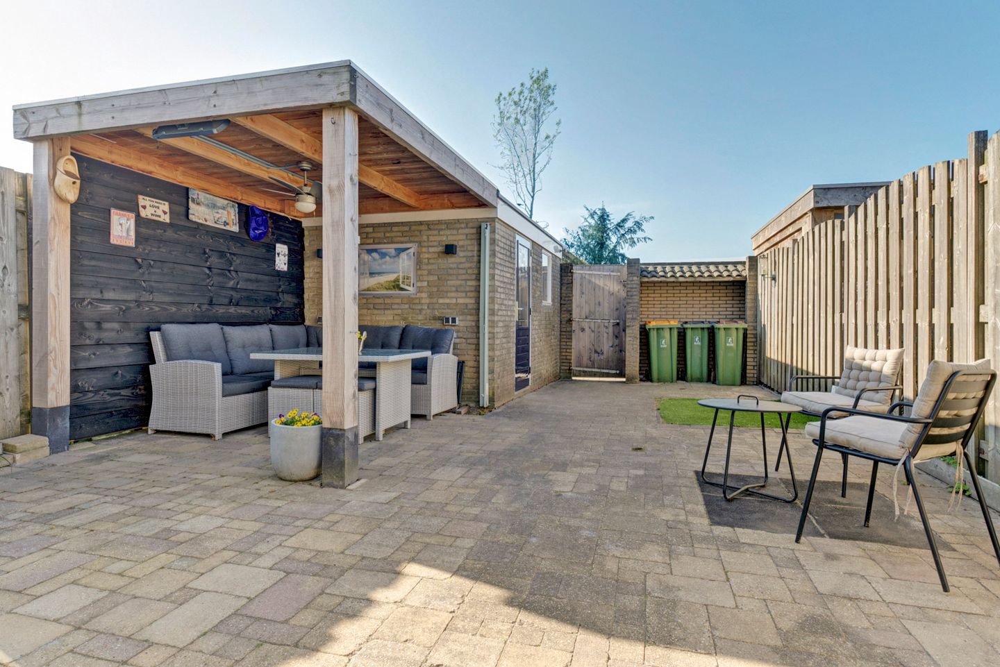 Foto 20 van Duyst van Voorhoutweg 20