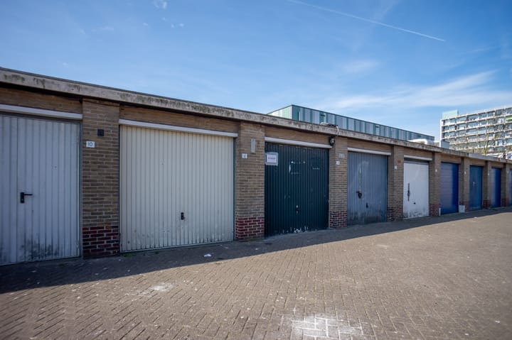 Photo 2 of Waleweinstraat 14