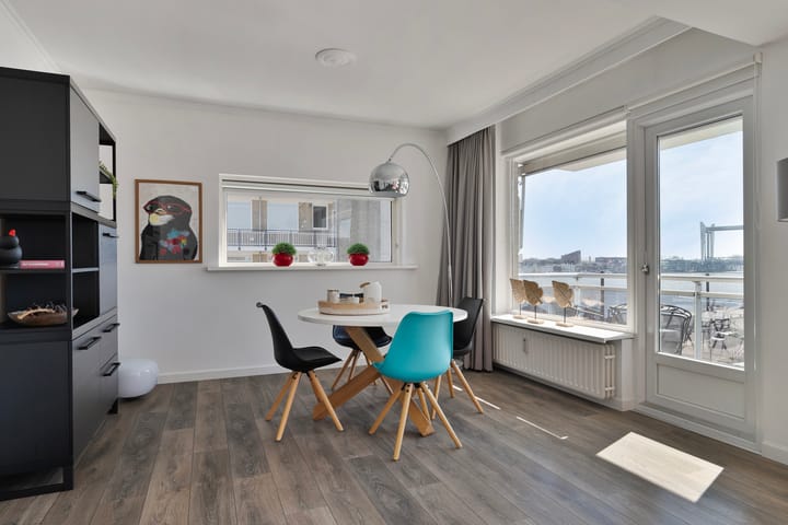 Foto 16 van Maasplein 79