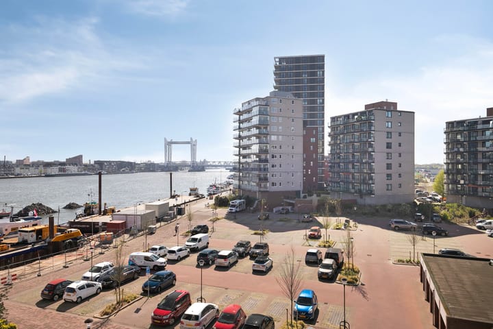 Foto 27 van Maasplein 79