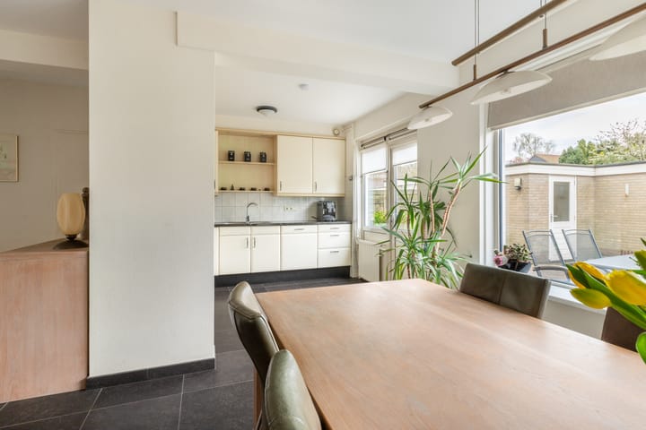 Foto 10 van Denemarkenstraat 12