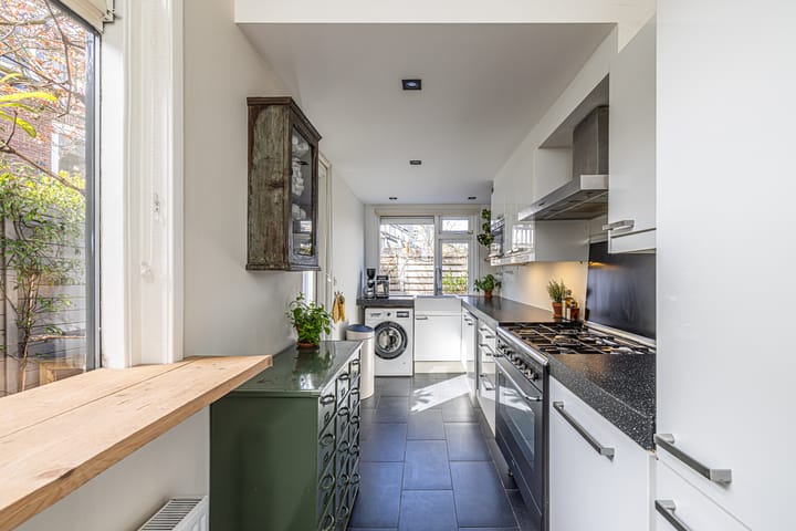 Foto 16 van Van der Hoevenstraat 11