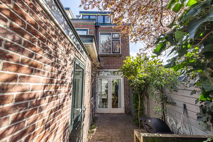 Foto 26 van Van der Hoevenstraat 11