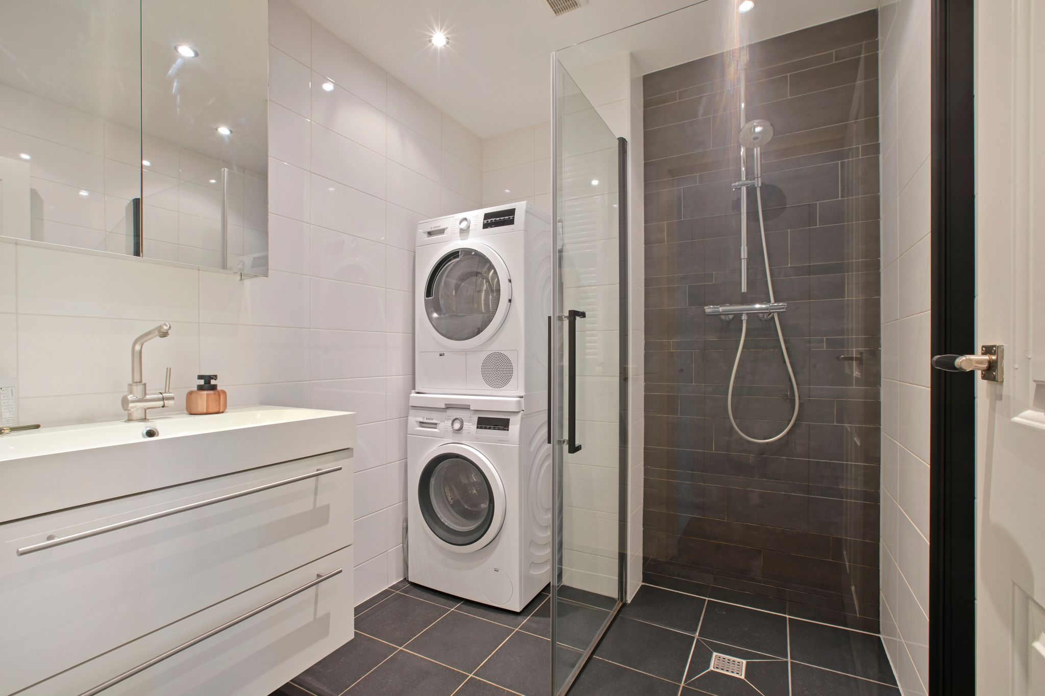 Photo 24 of Reinier Claeszenstraat 45-2