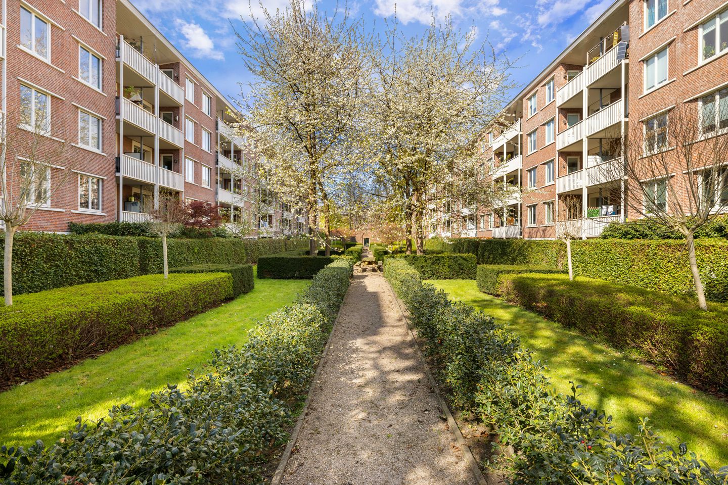 Photo 29 of Jan van Schaffelaarplantsoen 13-C