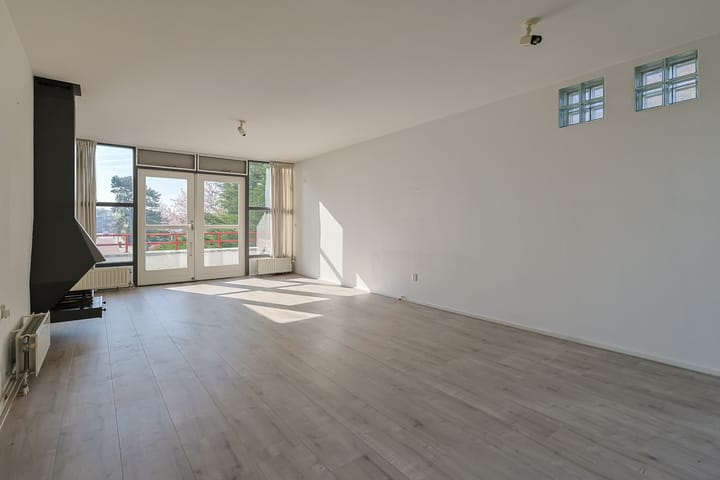 Photo 2 of Conradpark 16-B