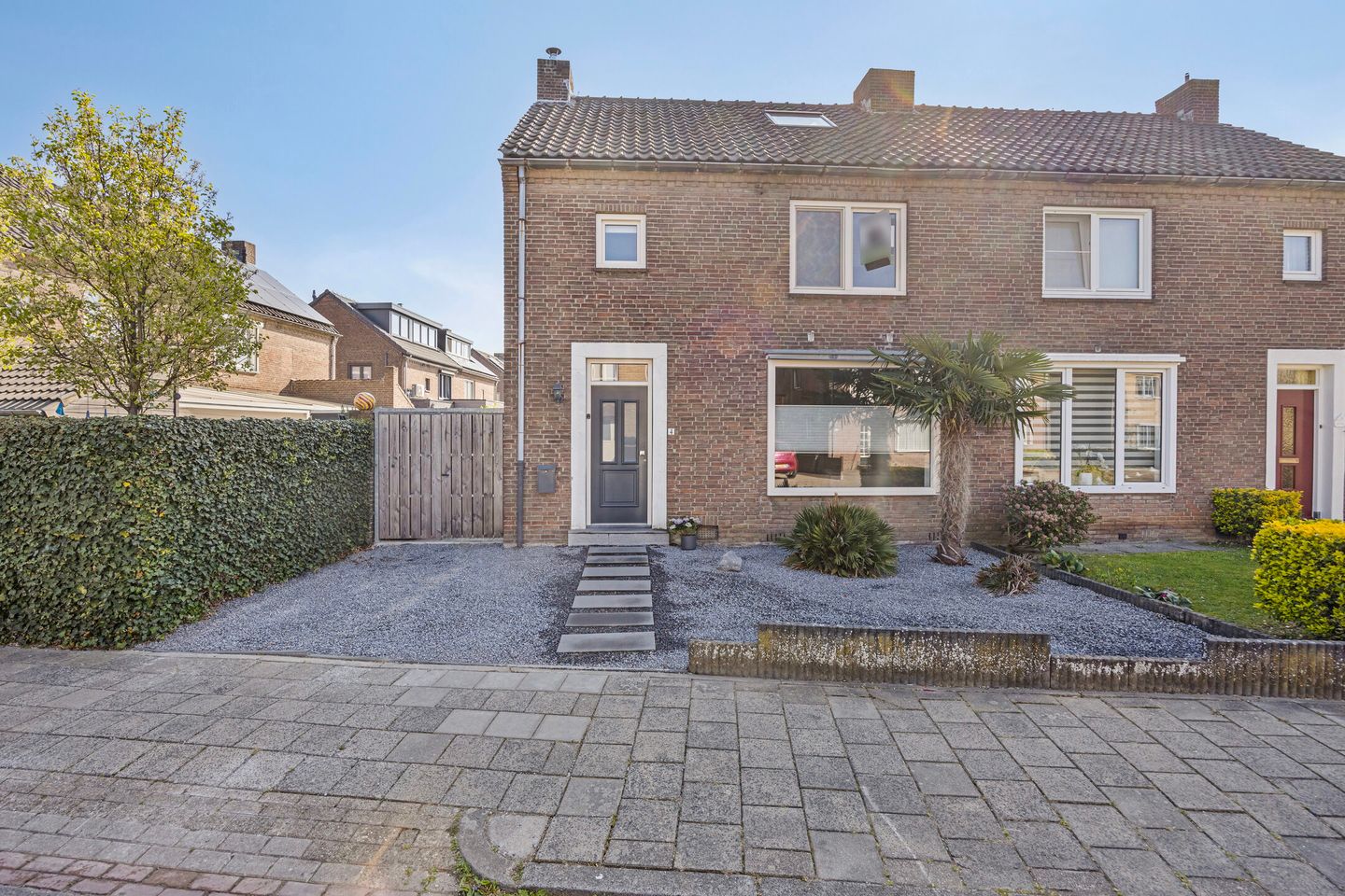 Foto 1 van Graaf de Liedekerkestr 4