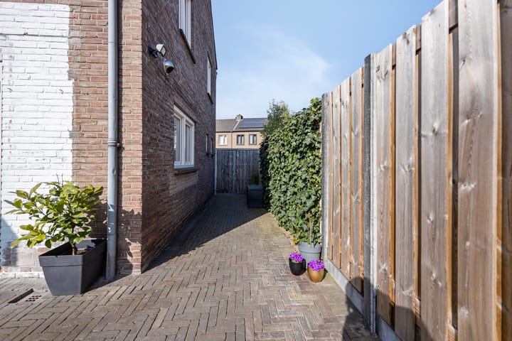 Foto 36 van Graaf de Liedekerkestr 4