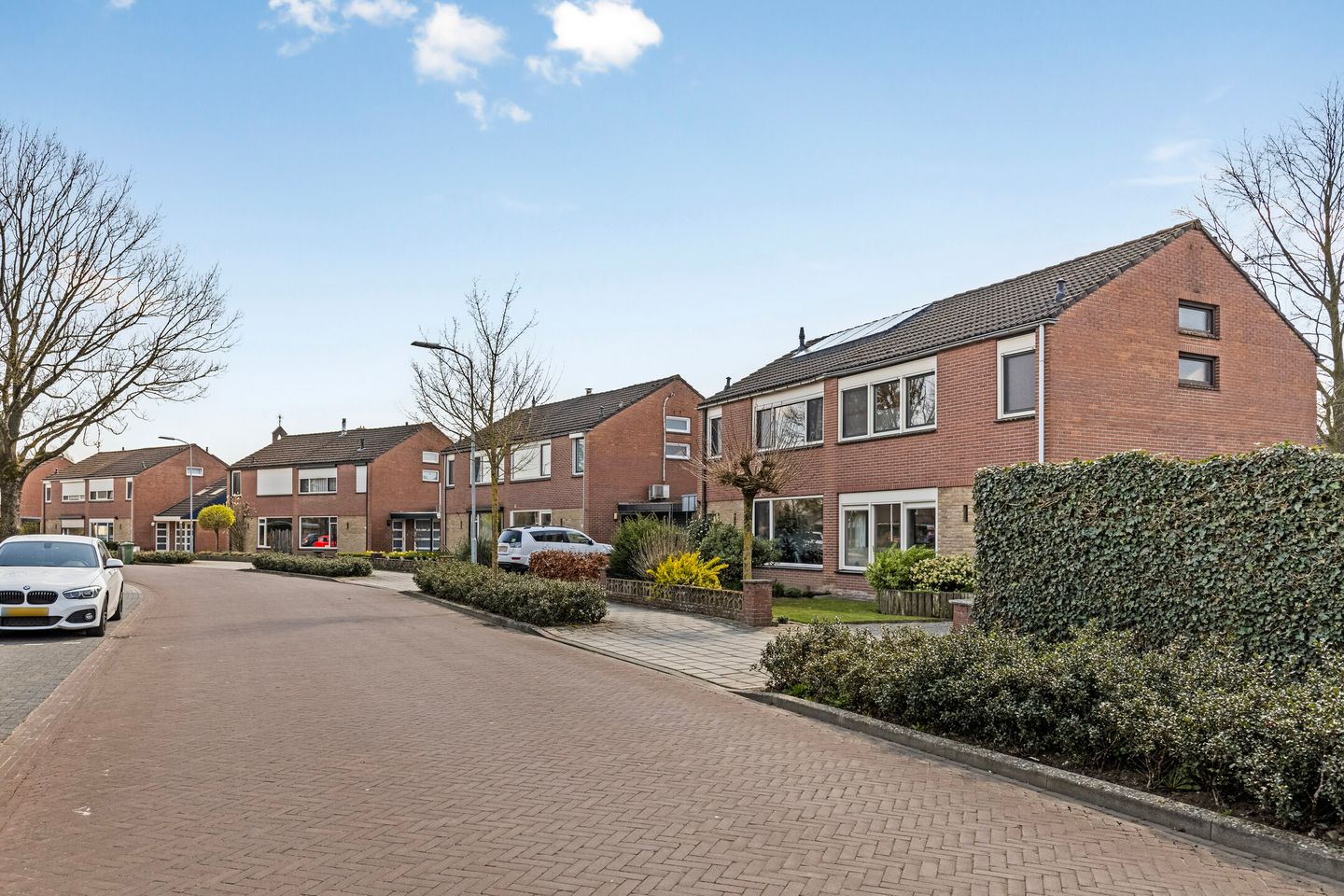 Foto 44 van Spoorstraat 14