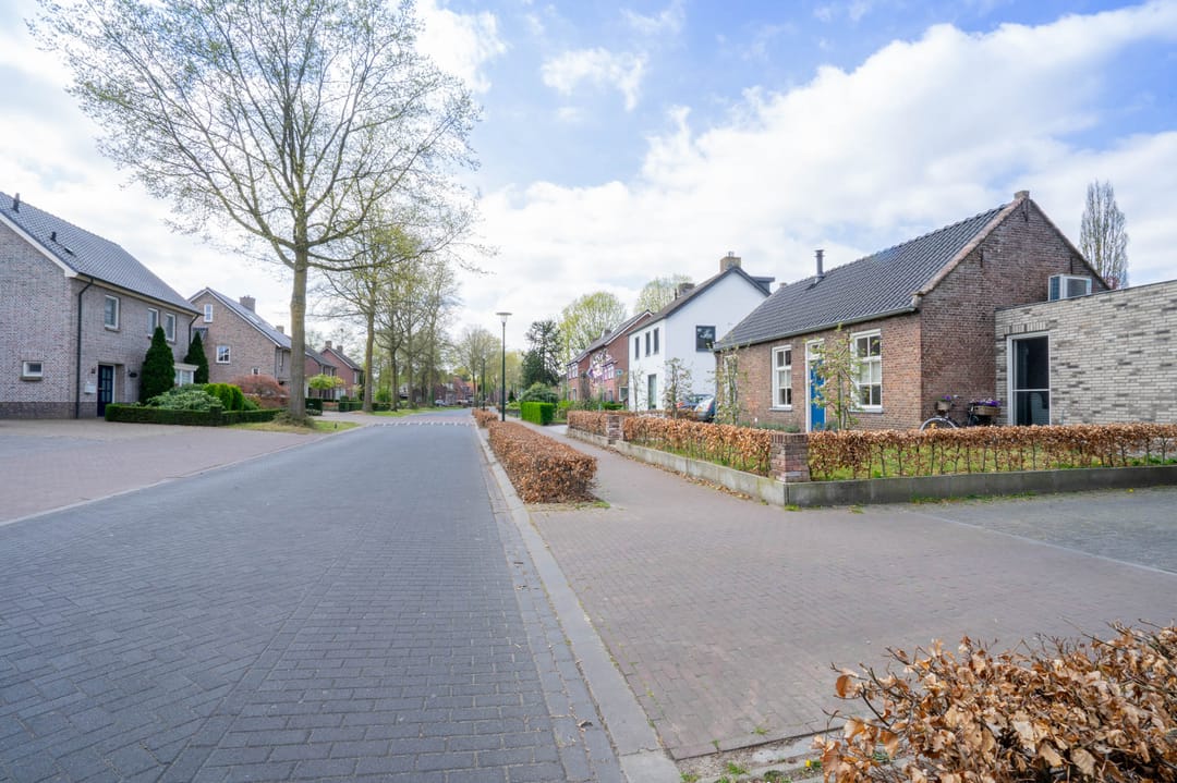 Photo 52 of Nieuwe Uitleg 4