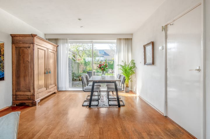 Photo 10 of Van Haerlemlaan 32