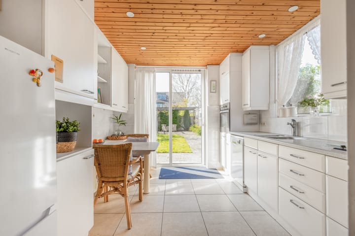 Photo 11 of Van Haerlemlaan 32