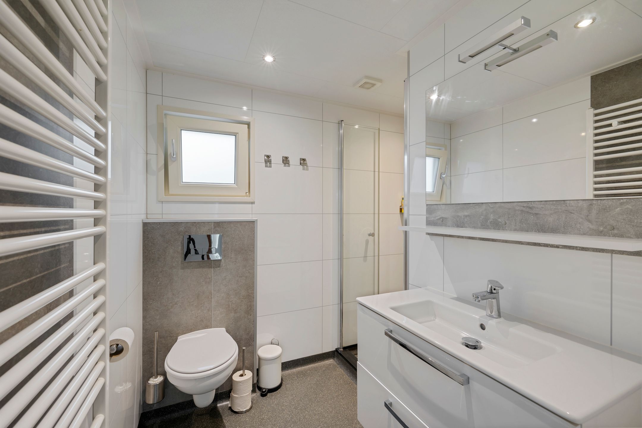 Photo 21 of Amerika 10-R82