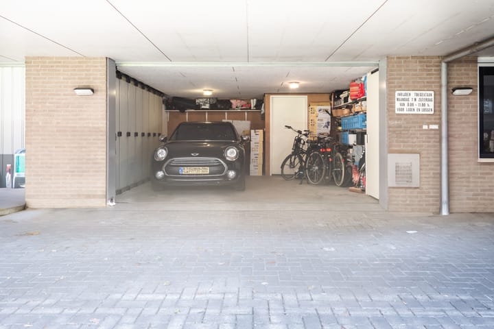 Photo 42 of Roggestraat 23