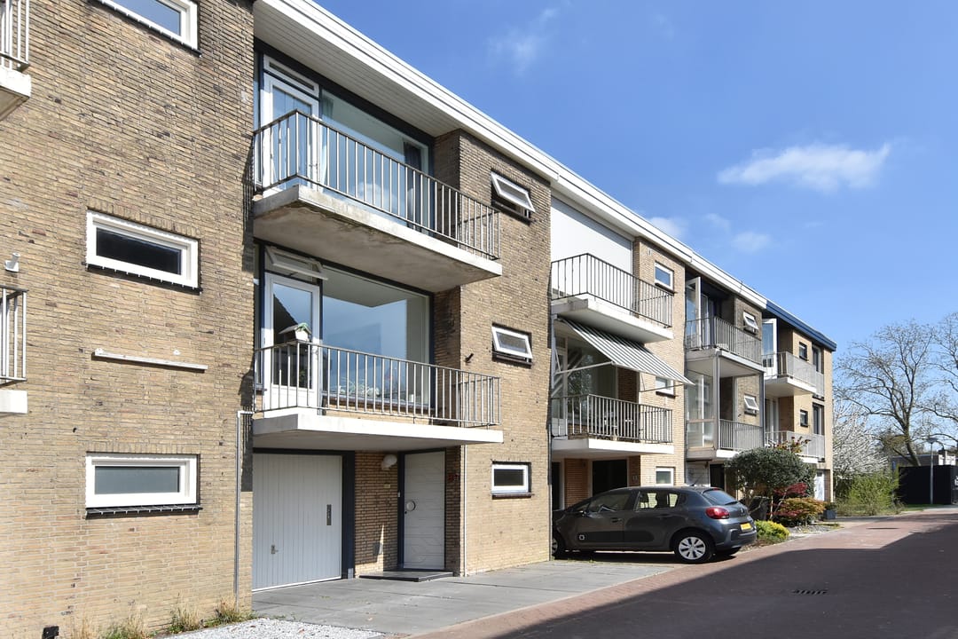 Photo 1 of van Naeldwijcklaan 89