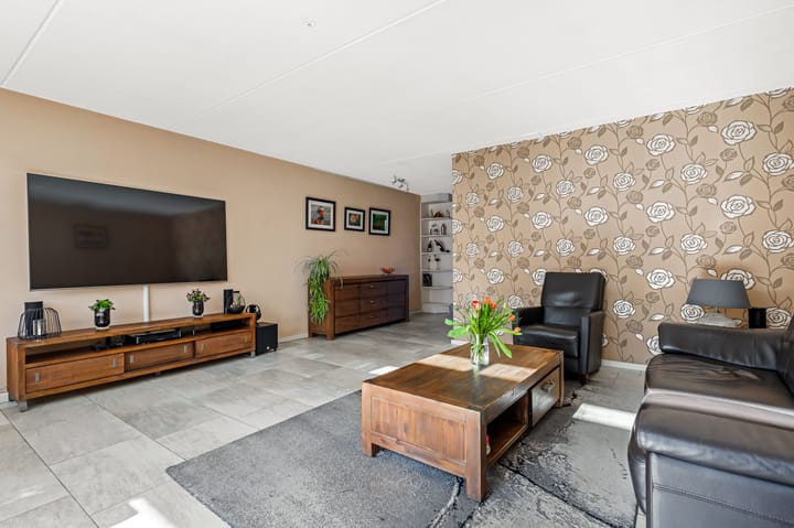 Photo 12 of Wezelstraat 9