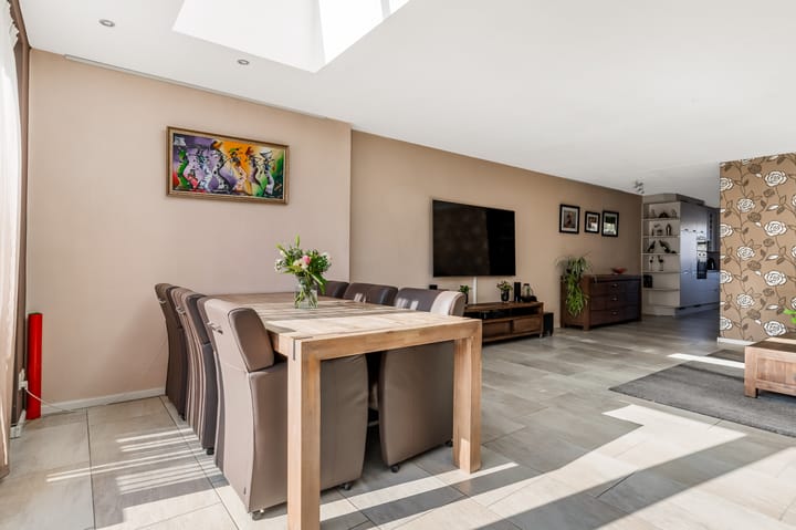 Photo 17 of Wezelstraat 9