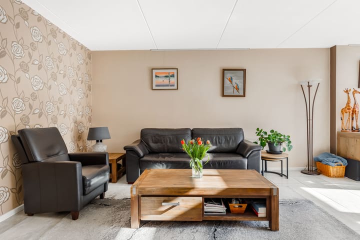 Photo 18 of Wezelstraat 9