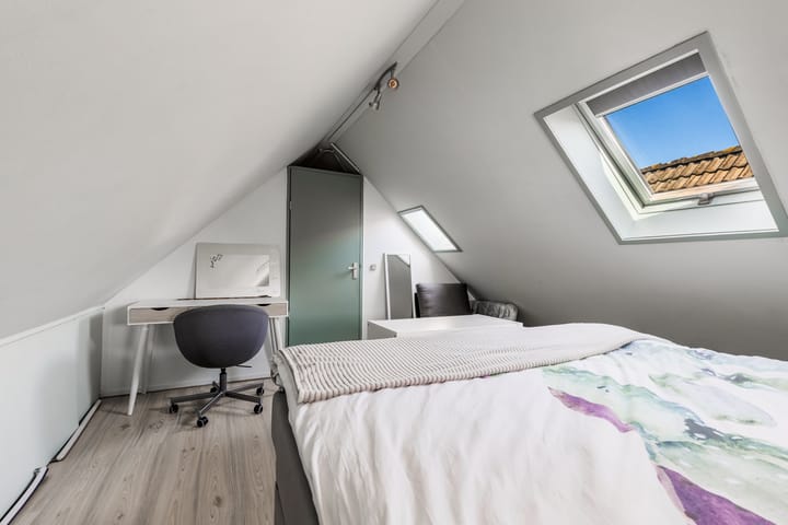 Photo 37 of Wezelstraat 9